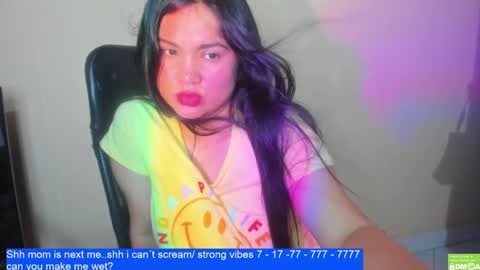Snapshot of laurengirls1 chatting on February 2025 04:35:01 PM onlyfan laureng7 - 7 laureng2 online show from February 2025 04:35:01 PM