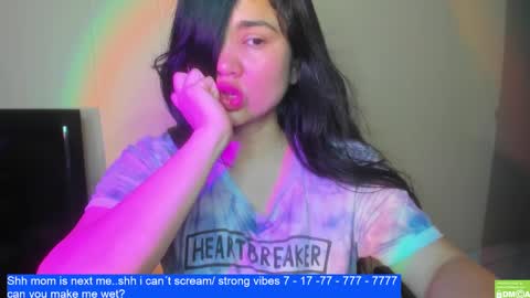 Snapshot of laurengirls1 chatting on February 2025 06:27:02 PM onlyfan laureng7 - 7 laureng2 online show from February 2025 06:27:02 PM