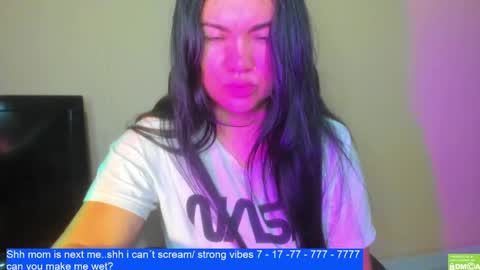 Snapshot of laurengirls1 chatting on March 2025 06:35:02 AM onlyfan laureng7 - 7 laureng2 online show from March 2025 06:35:02 AM