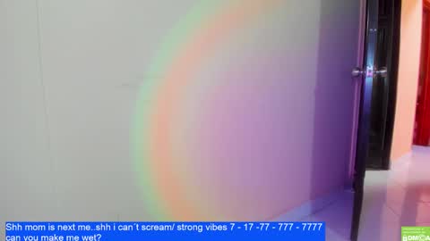 Snapshot of laurengirls1 chatting on March 2025 01:51:01 PM onlyfan laureng7 - 7 laureng2 online show from March 2025 01:51:01 PM