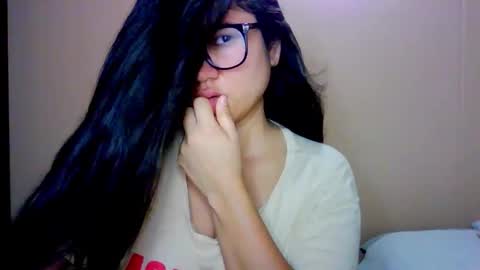 Snapshot of laurengirls1 chatting on September 2025 12:29:01 PM onlyfan laureng7 - 7 laureng2 online show from September 2025 12:29:01 PM