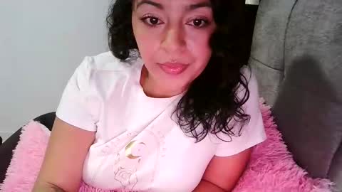 laurenhot94 online show from December 2025 07:10:02 PM