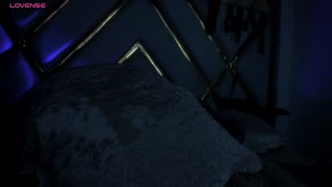 Lauren Hu online show from January 2025 09:41:01 AM