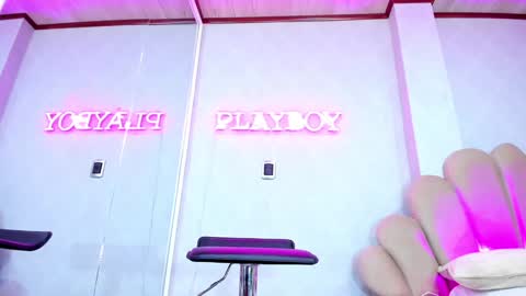 Lauren Hu online show from January 2025 11:26:02 AM