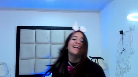 Lauren Hu online show from January 2025 08:43:01 AM