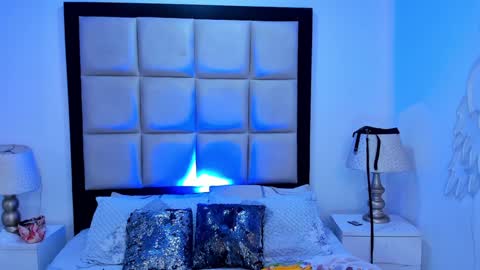 Lauren Hu online show from January 2025 05:09:01 AM