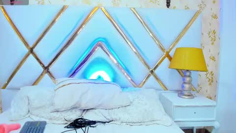 Lauren Hu online show from February 2025 06:09:01 AM