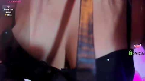 Lauren Hu online show from October 2025 02:53:01 AM