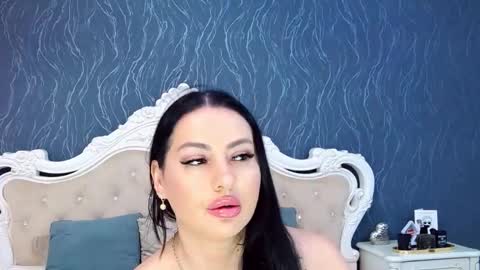 Snapshot of laurenjenssen chatting on November 2025 08:58:02 AM Laura online show from November 2025 08:58:02 AM