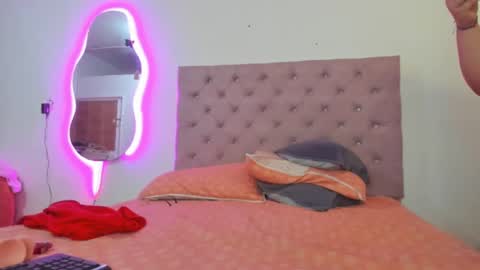 laurenlaine online show from March 2025 07:37:02 PM