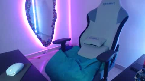 Lauren online show from March 2026 11:41:01 PM