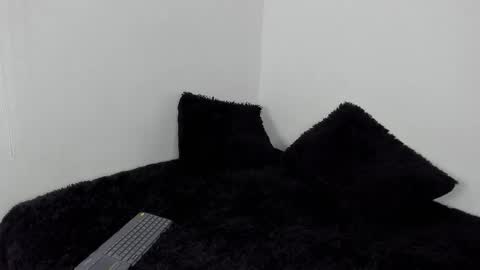 laurensmith9 online show from October 2025 12:47:01 PM