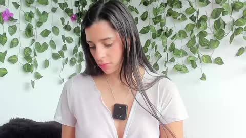 laurensmith9 online show from April 2026 01:50:01 PM