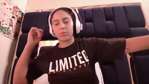 Laurent online show from December 2024 10:09:02 PM