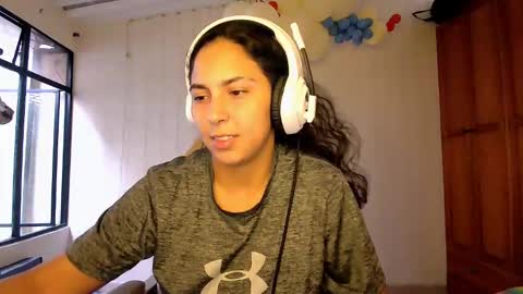 Laurent online show from January 2025 10:40:01 PM