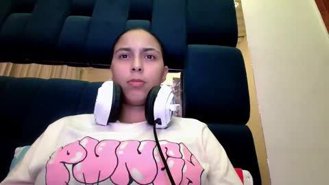 Laurent online show from January 2025 04:50:02 AM