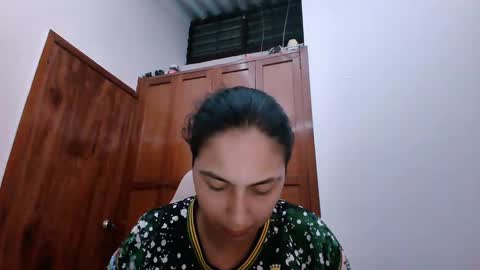 Laurent online show from January 2025 04:17:01 AM