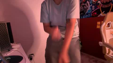 Laurent online show from November 2025 04:01:01 AM