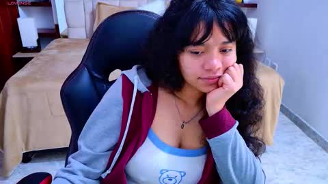 laurent online show from October 2025 04:01:01 AM