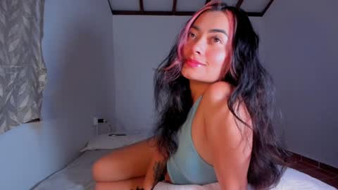 Lucie  online show from February 2025 10:05:01 AM