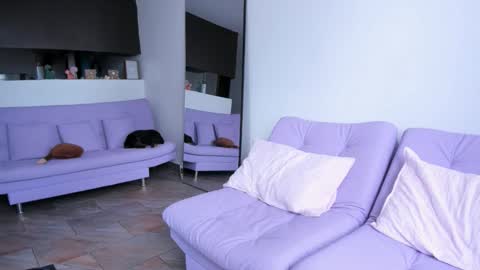 Lucie  online show from September 2025 07:16:01 PM