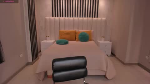 Snapshot of laurentconnor chatting on October 2025 03:26:02 AM Lau online show from October 2025 03:26:02 AM