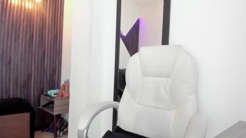 Lau online show from September 2025 03:57:01 PM