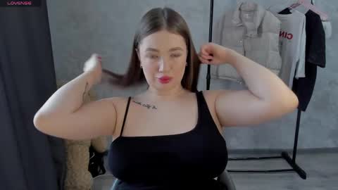 Snapshot of laurita_shy chatting on April 2026 07:56:02 AM Diana online show from April 2026 07:56:02 AM