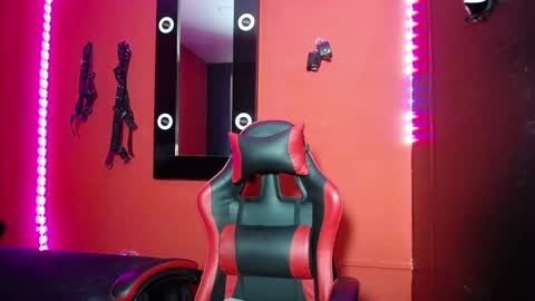 laurynbennett_ online show from September 2025 02:41:02 PM