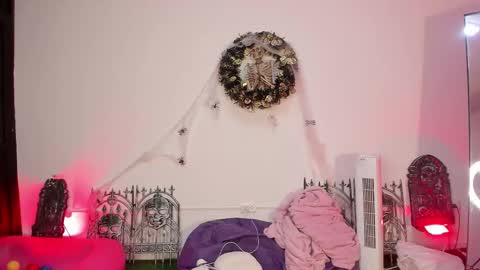 Snapshot of laurynjeffers chatting on October 2025 05:38:01 AM LaurynJeffers online show from October 2025 05:38:01 AM