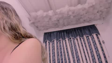 Lauu G online show from September 2025 02:16:02 AM