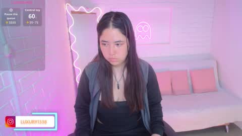 Lauxury  online show from September 2025 03:17:02 AM