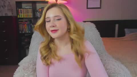 Snapshot of lavender_tender chatting on September 2025 07:24:02 PM Lav online show from September 2025 07:24:02 PM