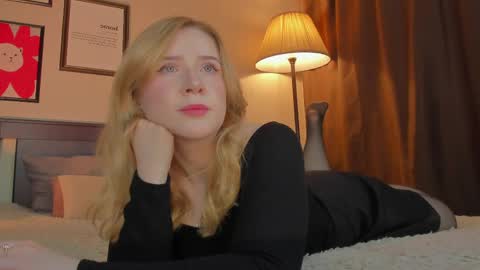 Snapshot of lavender_tender chatting on June 2026 08:48:02 PM Lav online show from June 2026 08:48:02 PM
