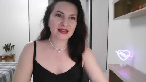 Snapshot of lavender_victoria chatting on December 2024 02:16:02 PM Diana online show from December 2024 02:16:02 PM