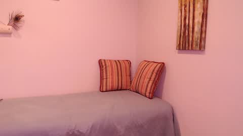 lavenderguy online show from January 2025 07:48:01 AM