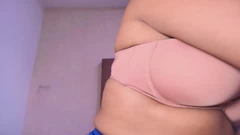 Lay Madison  online show from November 2025 07:16:01 PM