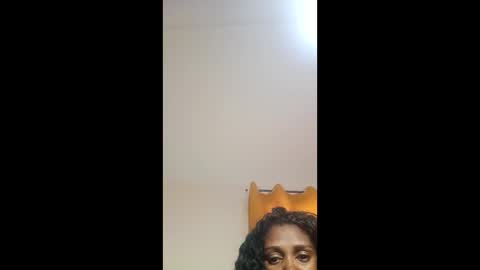 layannek online show from September 2025 12:39:01 PM