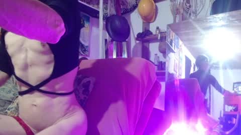 Laye19 online show from December 2024 10:57:02 PM