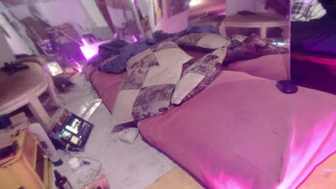 Laye19 online show from January 2025 04:51:02 AM