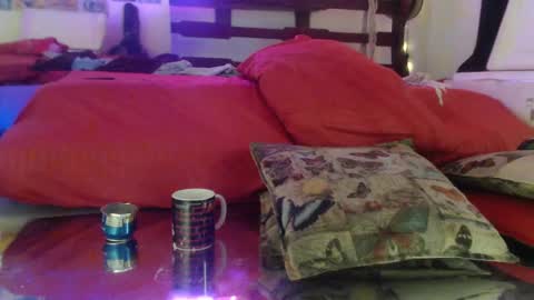 Laye19 online show from March 2025 03:37:02 PM