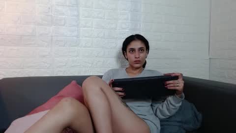 Snapshot of layla_707 chatting on February 2025 01:00:02 AM Layla online show from February 2025 01:00:02 AM