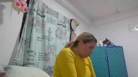 layla_astrum online show from November 2025 03:07:01 AM