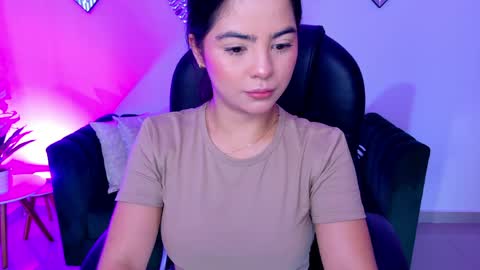 Layla Breezee online show from May 2026 11:59:02 AM