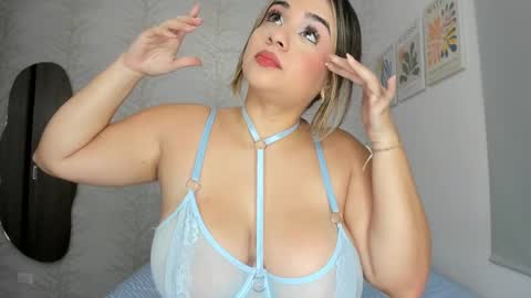 Layla Vanegas online show from February 2025 05:26:01 PM