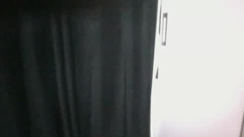 Snapshot of laylabrasil chatting on January 2025 11:27:01 PM kelly online show from January 2025 11:27:01 PM