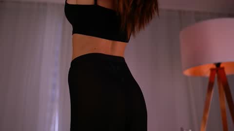 laylakristal online show from October 2025 05:28:01 AM