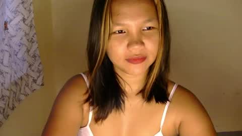 Snapshot of laylanimfa chatting on June 2026 11:19:01 PM Nimfa online show from June 2026 11:19:01 PM