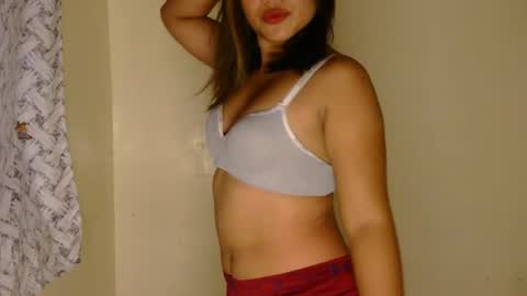 Snapshot of laylanimfa chatting on June 2026 12:52:02 AM Nimfa online show from June 2026 12:52:02 AM