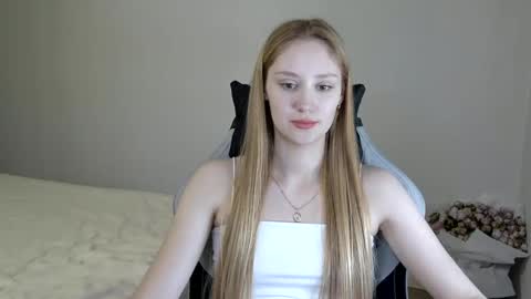 LaylaPretty001 online show from February 2025 08:44:02 AM